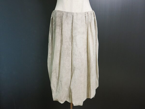 適度に明るいカラーが魅力 ペゴレールのスカートを買取しました