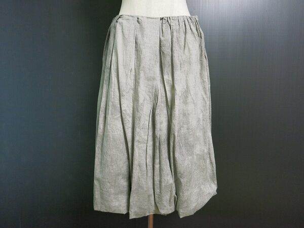 味があり芸術的な雰囲気が光る ペゴレールのスカートを買取しました