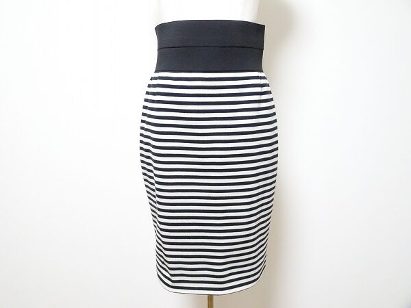 ボーダーなのにしっとり決まる アクリスプントのスカートを買取しました