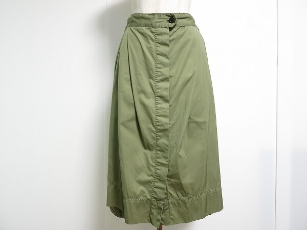 ステッチの効き具合が可愛い ホームスパンのスカートを買取しました