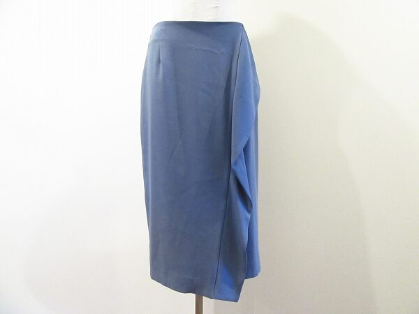 サイドのフリルでこざっぱりも優雅に決まる ビーアビリティ ボッシュのスカートを買取しました