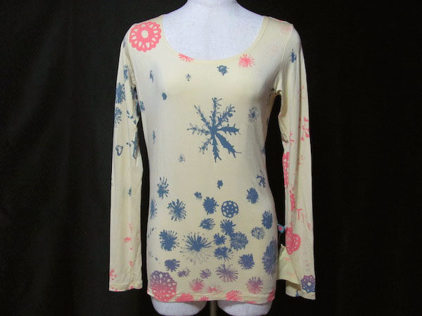 はかなげな絵柄に魅せられる ホォアナデアルコのカットソーを買取しました