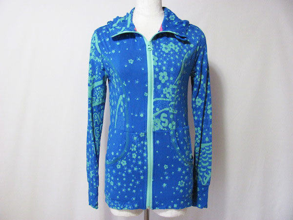 元気をもらえる色合い ホォアナデアルコのパーカーを買取しました