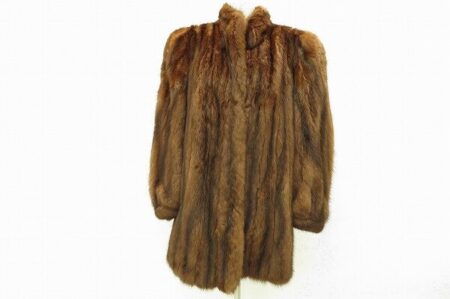 ザ ゴージャスな装いにいかが？セーブルの毛皮コートを買取しました