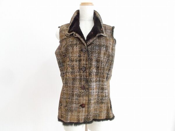 ほどよいムートンでスッキリ着られる！シゼンヌ ベストを買取しました