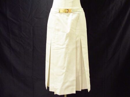 明るくも優しい白色が魅力的 タケオニシダのボックスプリーツスカートを買取しました