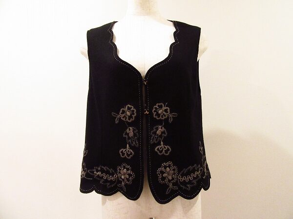 ステッチが可愛い！ロッサのベストを買取しました
