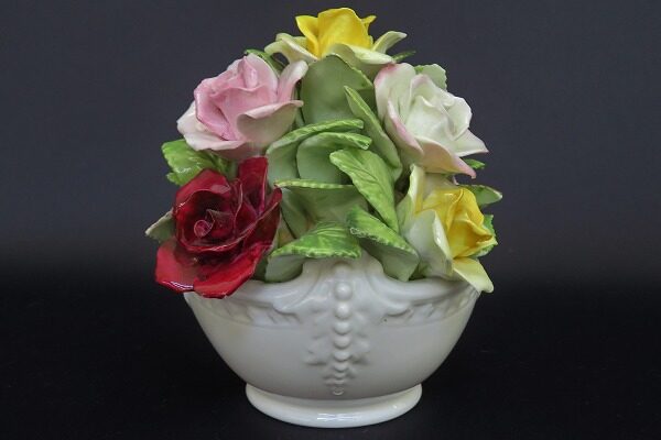 まるで本物?コールポートのフィギュリンを買取しました