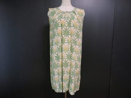 目立ちすぎない植物柄にきゅん ホスのワンピースを買取しました