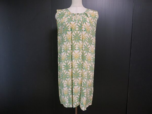 目立ちすぎない植物柄にきゅん ホスのワンピースを買取しました