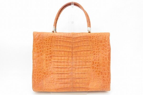 セレブリティさ溢れる グレのハンドバッグを買取しました