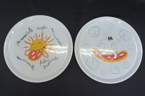 ファンタジーな絵柄にほっこり アレッシィのプレート皿 ペアを買取しました