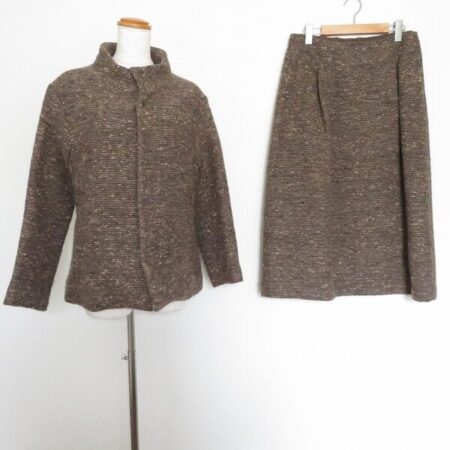 無駄のないカッティング具合がおしゃれ プランテーションのスカートスーツを買取しました