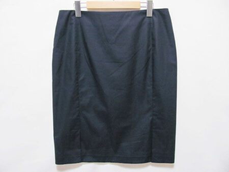 シンプル過ぎるのがありがたい！アクリスのスカートを買取しました