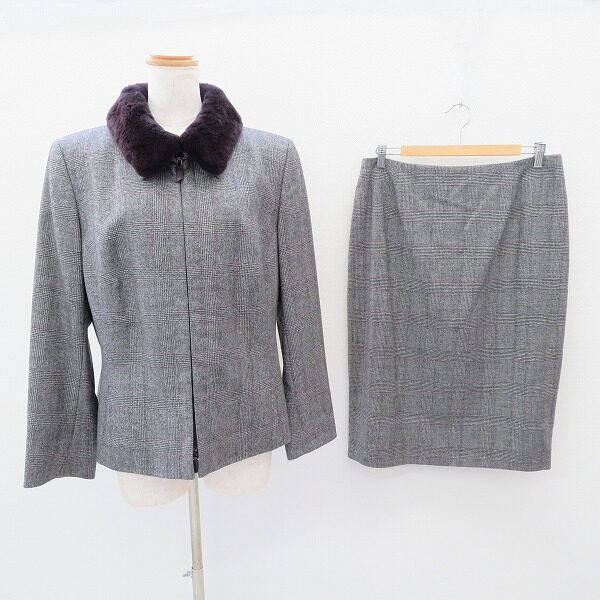 珍しい組み合わせに目が行く アクリスのスカートスーツを買取しました