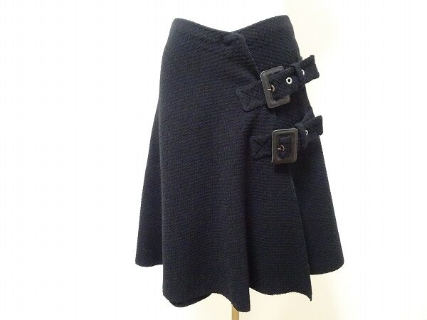 ラブリーなデザイン アルマーニコレツィオーニのスカートを買取しました