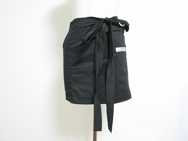 ユニセックスで使える!ヤッコマリカルドのエプロンを買取しました