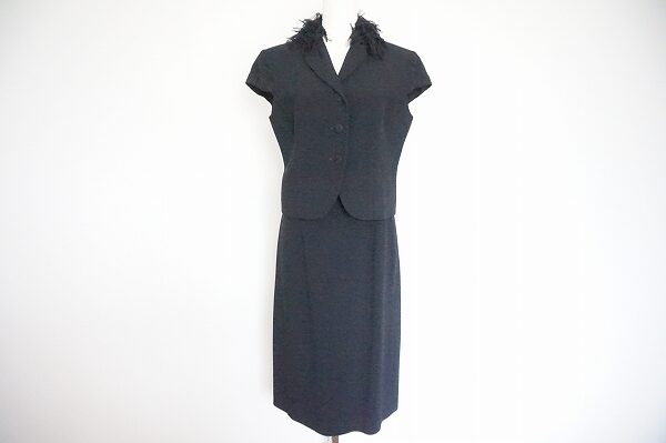 柔軟性あるデザイン モスキーノのセットアップを買取しました