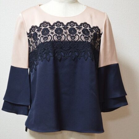 バイカラーのレース切替ブラウスを買取！レリアン