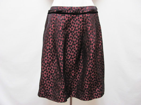 洋服買取専門の丁寧な査定でレリアンのスカートを買取いたしました