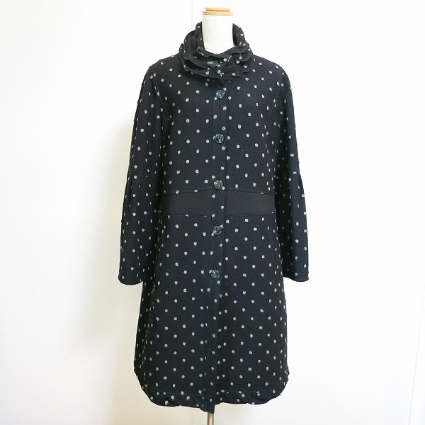 奥ゆかしいドット柄が素敵 ティービーセンソユニコのコートを買取しました