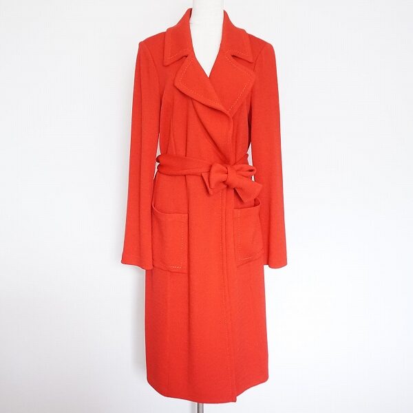 眩しい赤が癖になる セントジョンのコートを買取しました