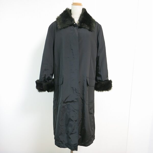 黒でしっとり感を出す ヨシエイナバのコートを買取しました