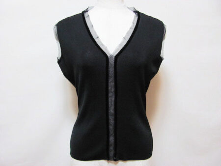 首元をエレガントに魅せられる フォクシーのカットソーを買取しました