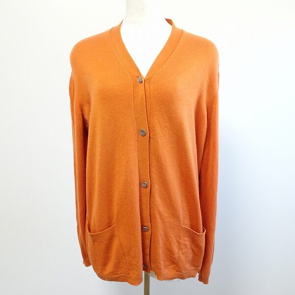 Vネックで首もすっと綺麗に フェラガモのカーディガンを買取しました