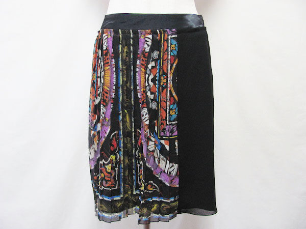 落ちつきある絵柄でしっとり決める ヴィヴィヴァンタムのスカートを買取しました