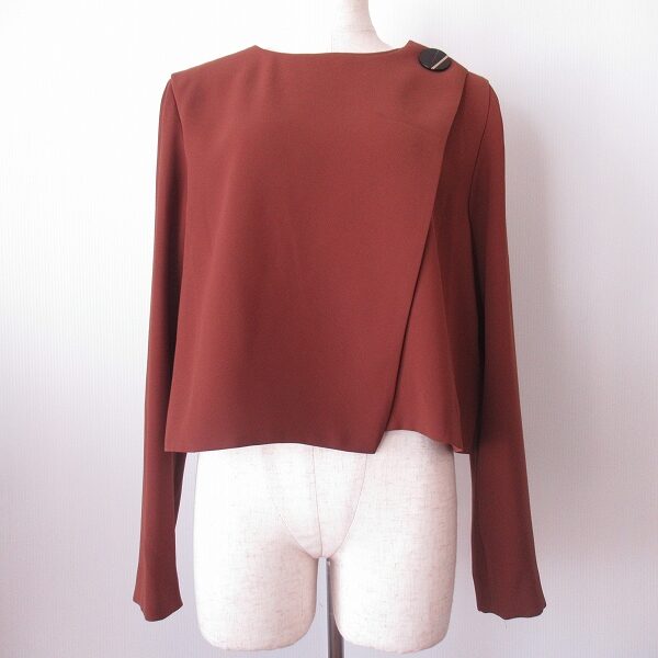 赤に近いブラウンが素敵なアドーアのブラウスを買取しました