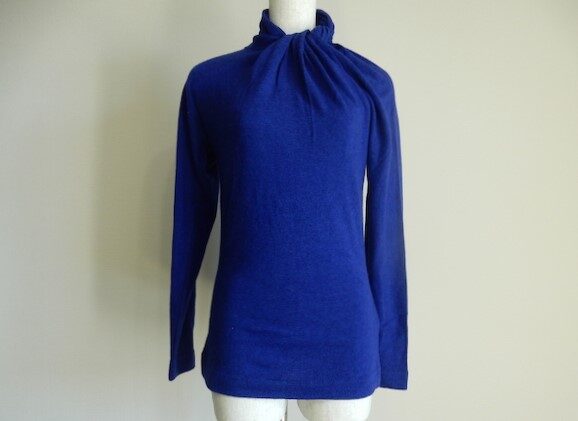 首元のフリルがグレートフル ジャンフランコフェレ のニットを買取しました