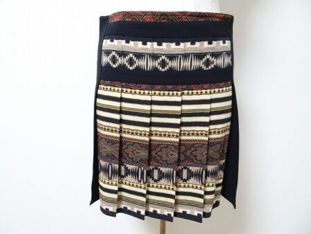 アカデミックな絵柄が特徴的なエトロのスカートを買取しました
