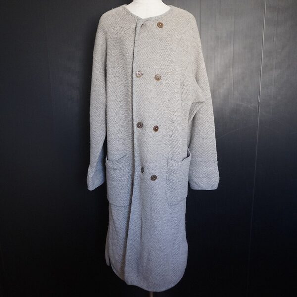 しっとりしたデザイン｜フォーティファイブアールピーエムのコートを買取しました