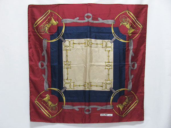 いろんな所で大活躍 セリーヌのスカーフを買取しました