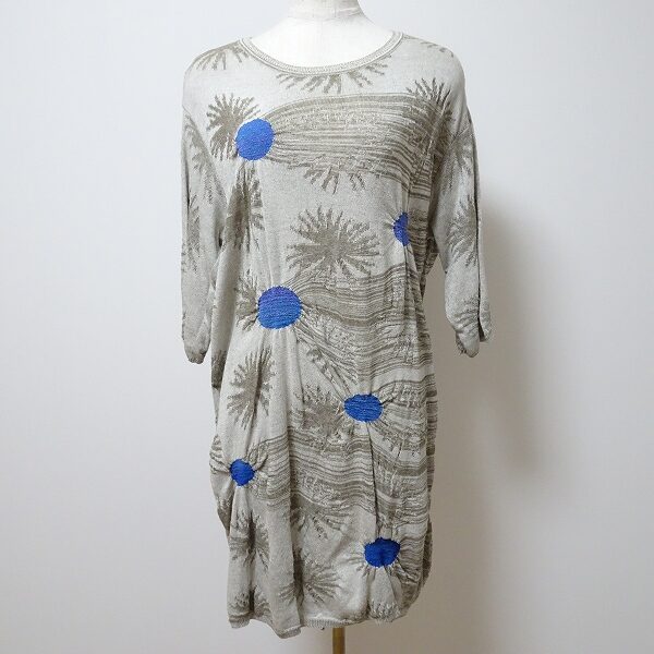 ベージュに際立つ青がポイント エム&キョウコのチュニックを買取しました