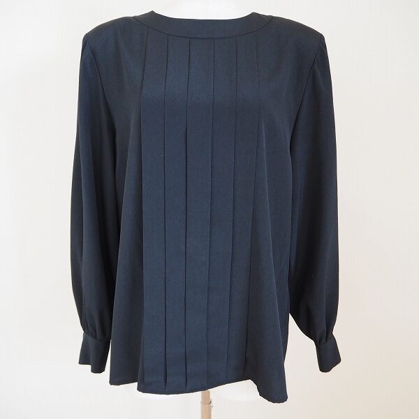 スマートなギャザーで！イヴサンローランのブラウスを買取しました