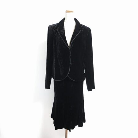 カッコよくとがりのある感じが素敵なジバンシィのセットアップを買取しました