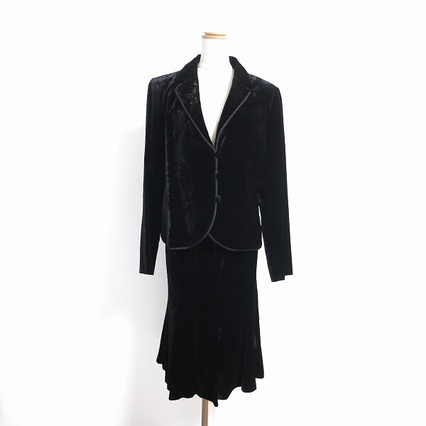 カッコよくとがりのある感じが素敵なジバンシィのセットアップを買取しました