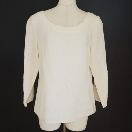 女性らしいラインもソフトに演出 ヤンマ産業のブラウスを買取しました