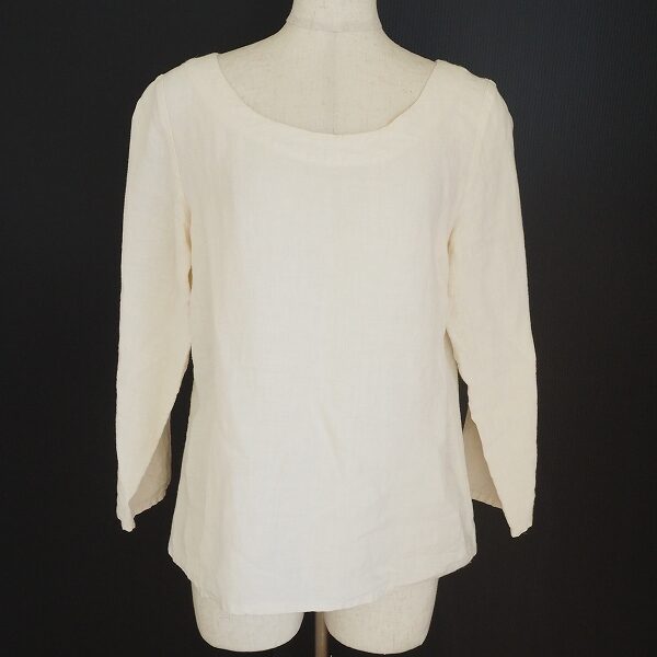 女性らしいラインもソフトに演出 ヤンマ産業のブラウスを買取しました