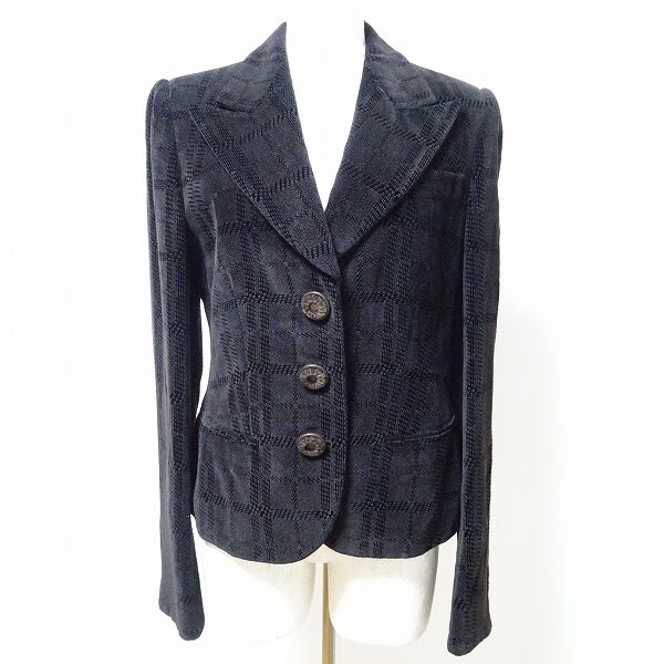 タイトなシルエットに仕上がる ジョルジオアルマーニのジャケットを買取しました