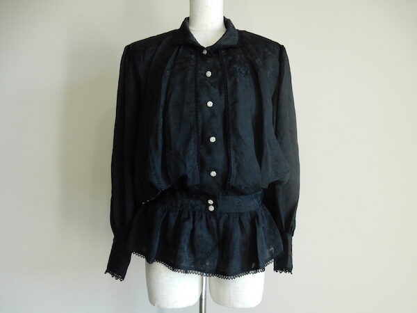 袖や裾のさりげない可愛さにきゅんとする!ノンノンドールのブラウスを買取しました