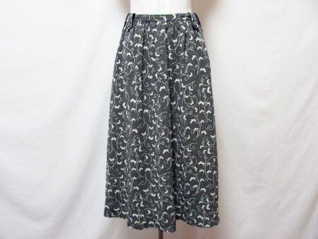 可愛らしさも叶う カネコイサオのスカートを買取しました