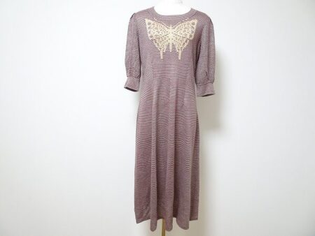 可愛らしさと自立心を出せる蝶柄 斉藤都世子のワンピースを買取しました