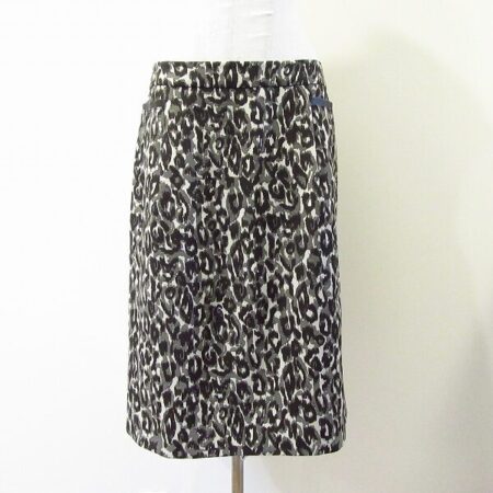 強すぎないヒョウ柄が嬉しい レリアンのスカートを買取しました