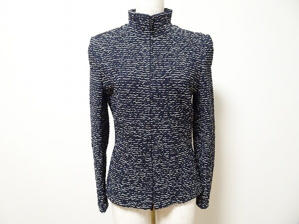 程よいボーダーがシックに感じられる アクリスのジャケットを買取しました