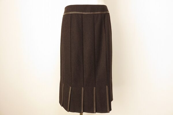 大人気の宅配買取にてレリアンのスカートを買取いたしました