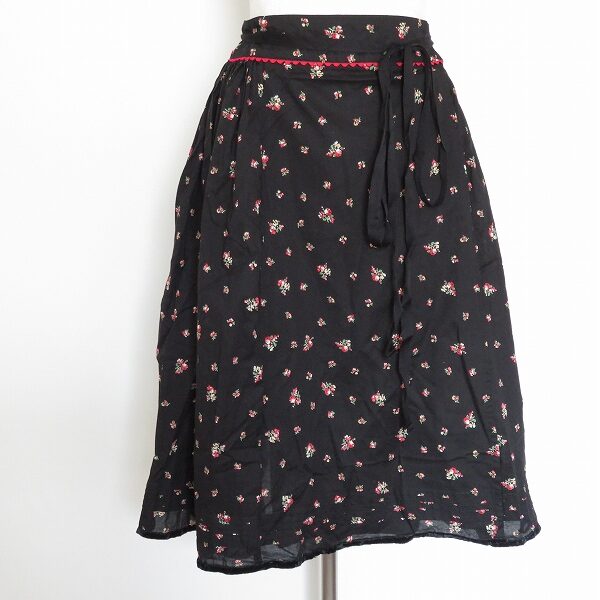 黒と小柄のバランスが最高 ピンクハウスの巻きスカートを買取しました