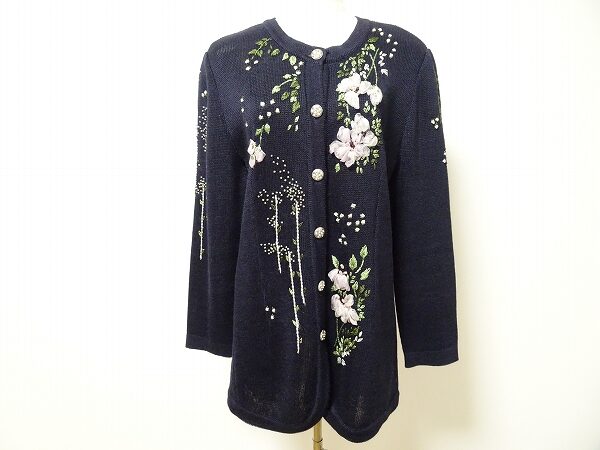 落ち着いたビーズと刺繍が華やか アトリエサガンのカーディガンを買取しました